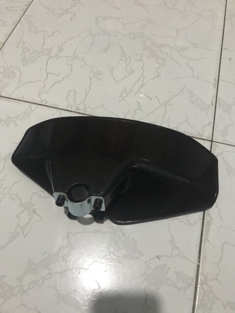 [HCM]Miếng nhựa chắn cỏ máy cắt cỏ