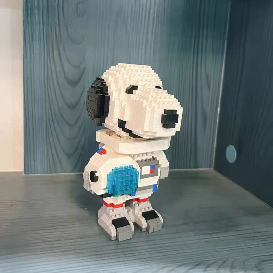 Chó Snoopy lắp ráp mô hình nhân vật hoạt hình được yêu thích. Quà tặng, sưu tầm độc đáo , decor trưng bày nổi bật