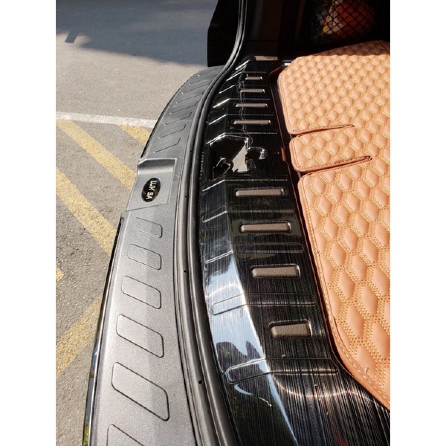 Chống trầy cốp trong ngoài LUX SA titan, Ốp cốp titan Lux SA, nẹp chống trầy cốp lux SA