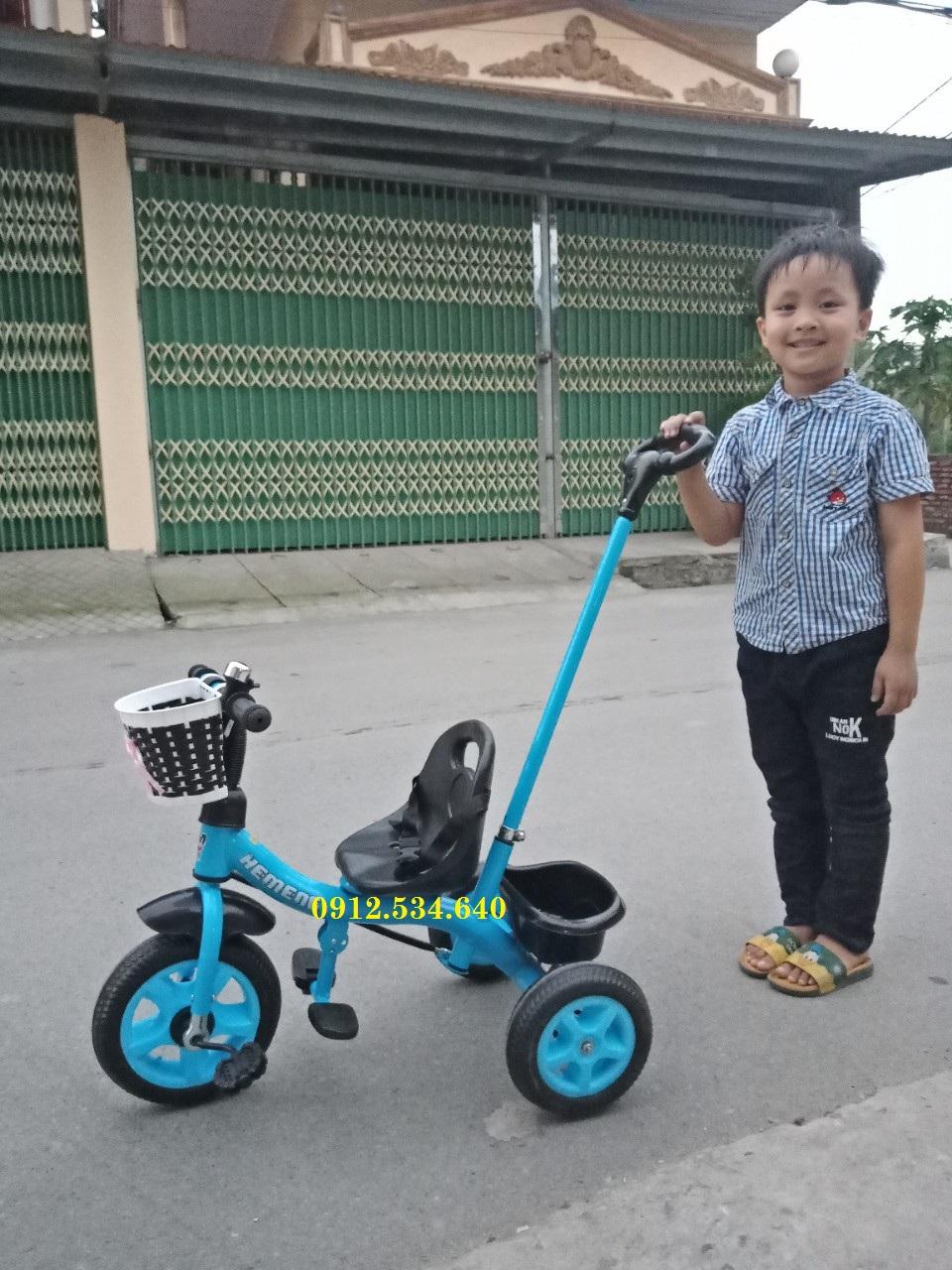 Xe đạp 3 bánh có cần đẩy
