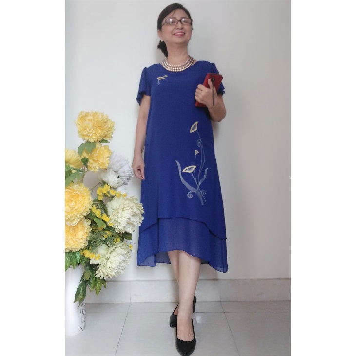 [HCM]Váy Đầm Trung Niên Cao Cấp Thêu Hoa Vàng Tà Cong Dáng Chữ A - Chất Vải Voan 2 Lớp  (có size lớn)