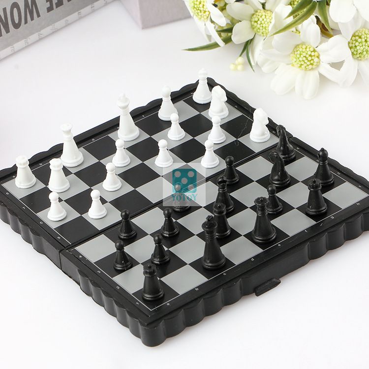 Cờ vua nam châm mini bỏ túi siêu trí tuệ