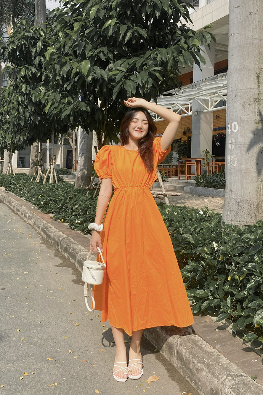 DOTTIE - Đầm midi tay phồng hở lưng nữ DOTTIE cam - D0253