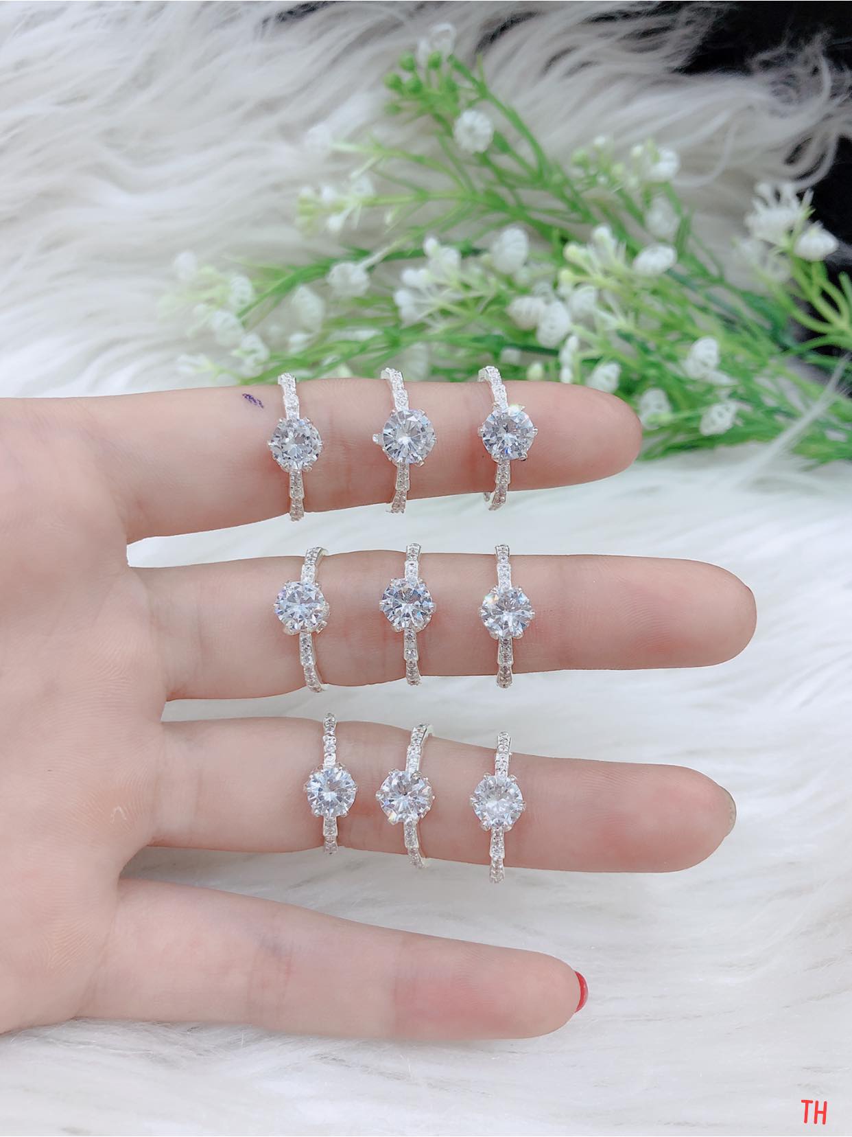 Nhẫn 1 hàng đá mix đá chủ 6 chấu bạc ta