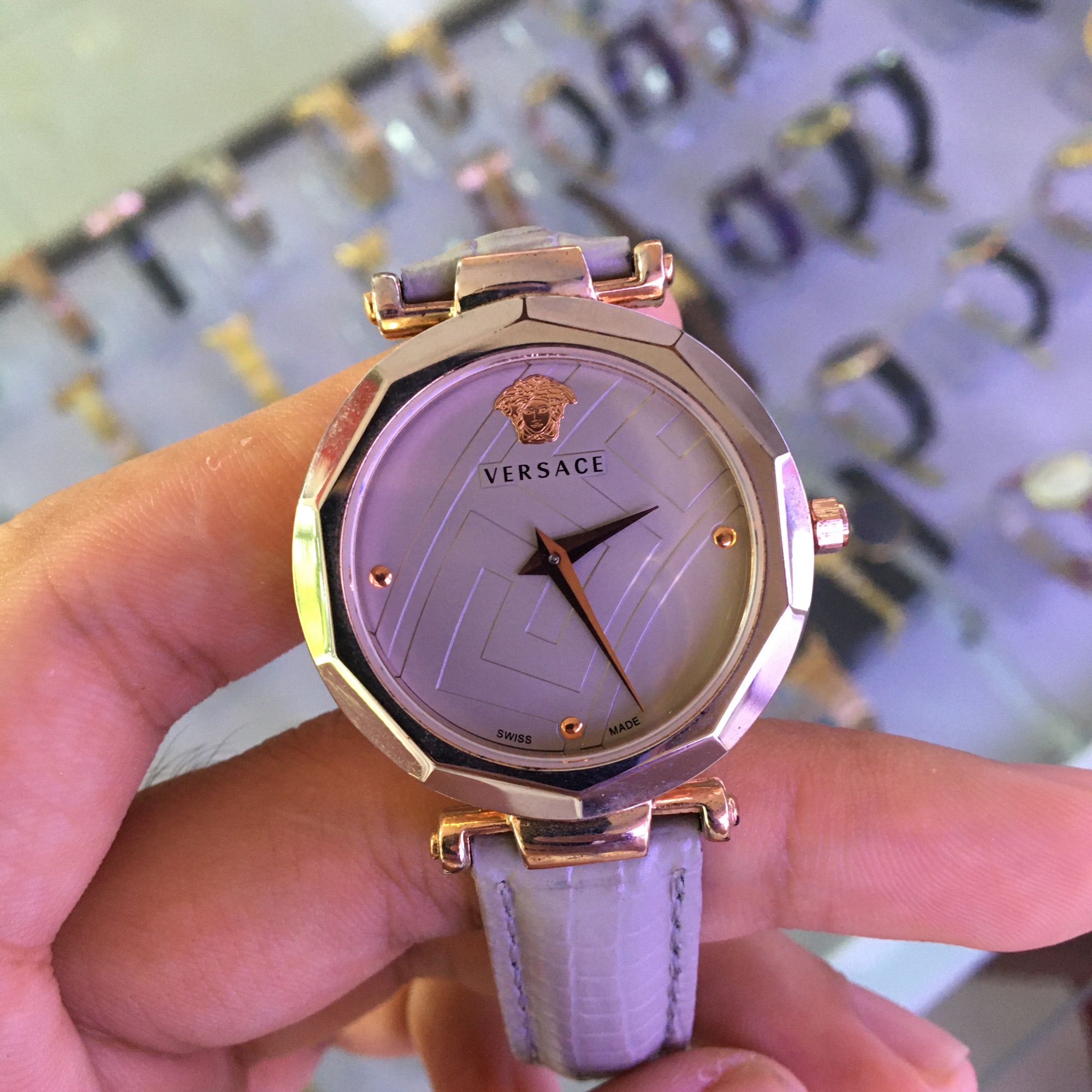Lazada sale đồng hồ Versace 100k
