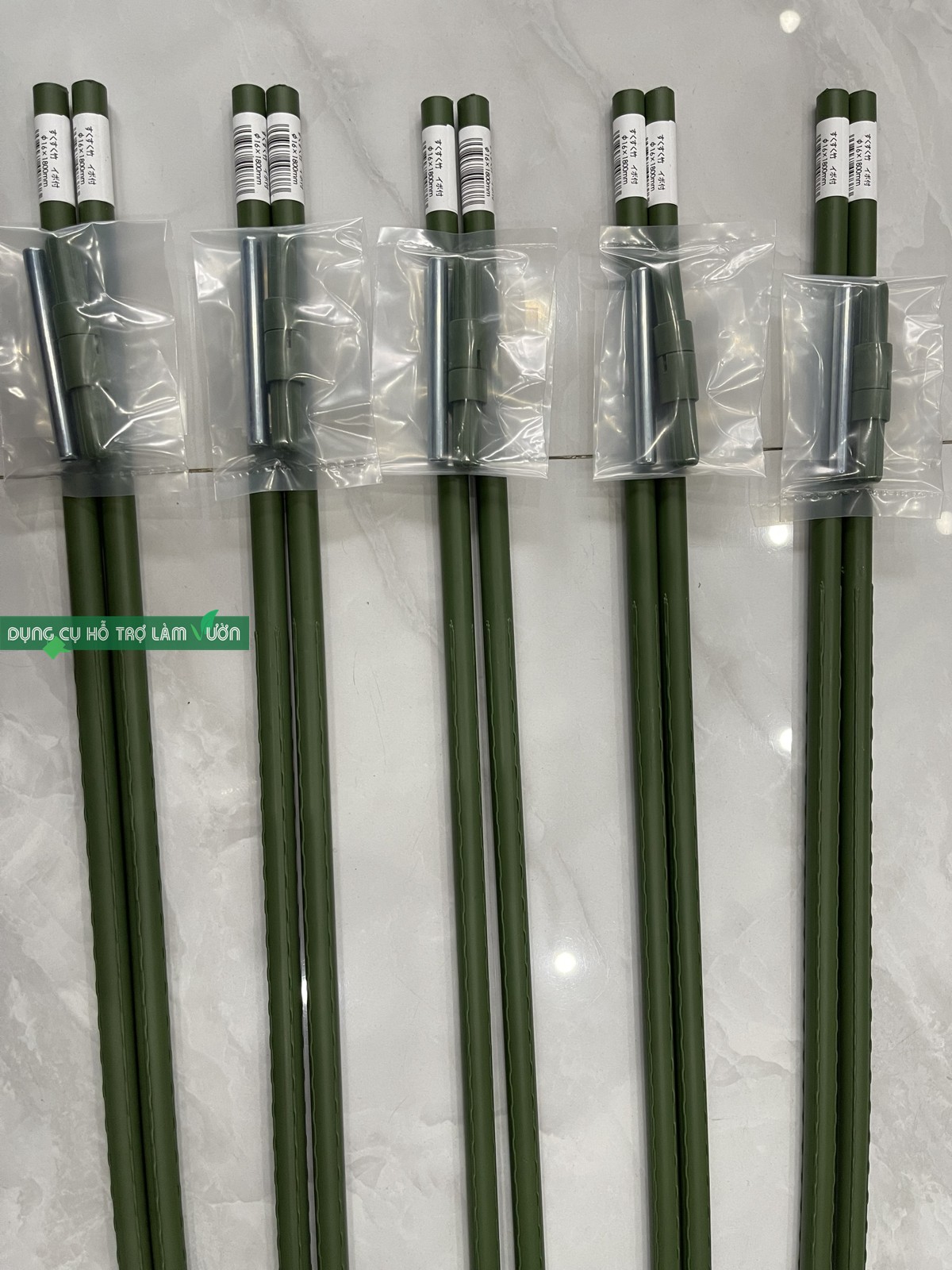 5 Ống thép bọc nhựa phi 16 dài 3 met của Nhật chuyên dùng làm giàn leo/dụng cụ hỗ trợ làm vườn