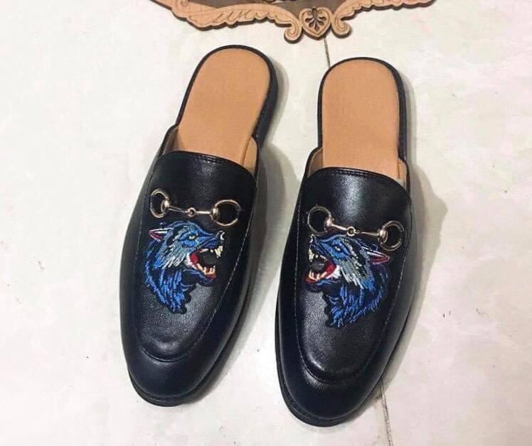 Sục da mờ thêu sói xanh nam