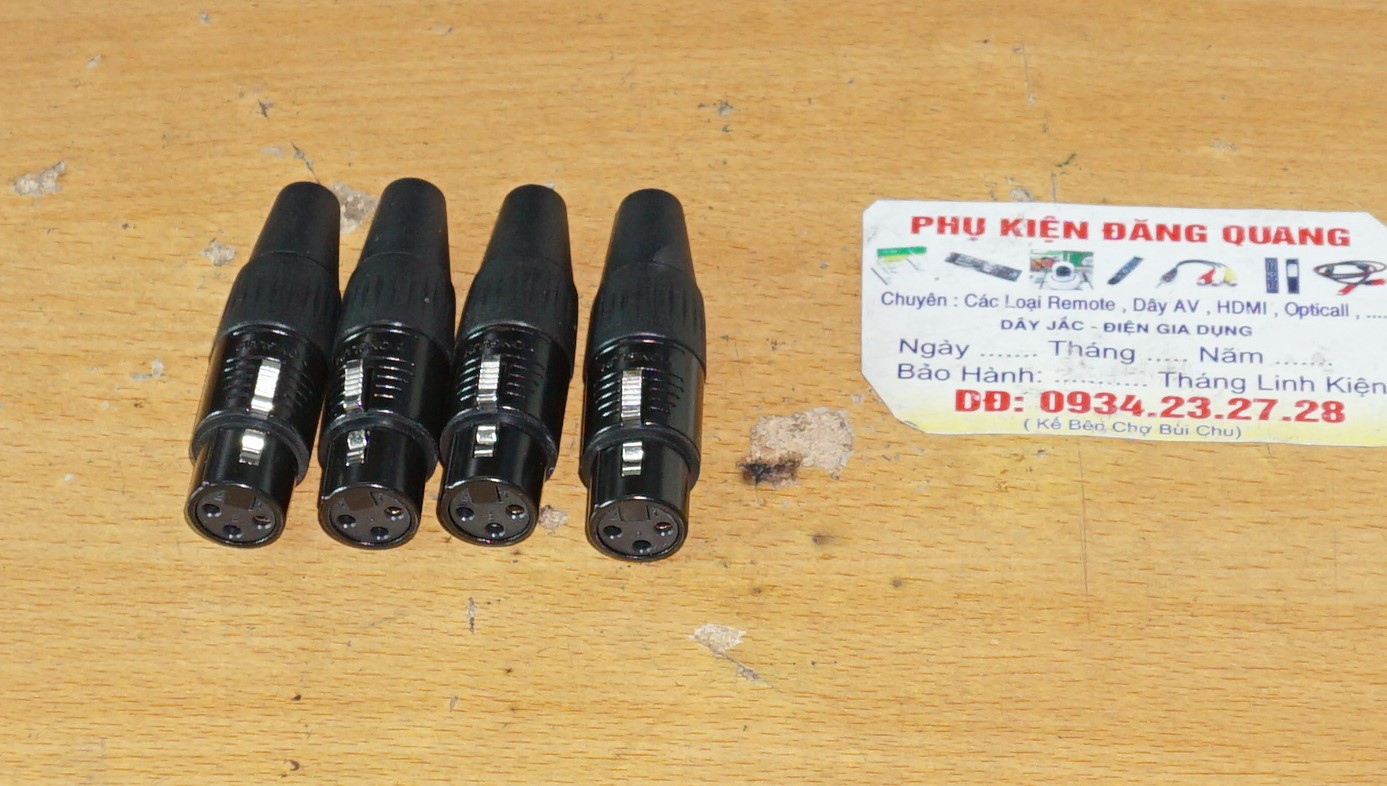 combo 4 jack canon Cái màu đen chân vàng