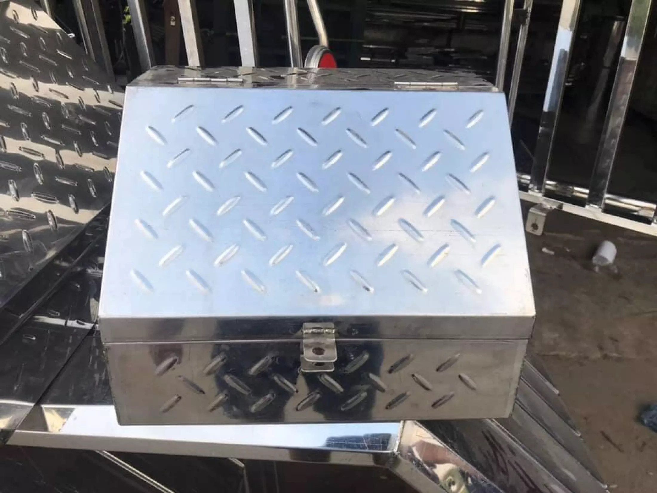 [HCM]Thùng đựng đồ nghề inox cho xe tải dài 38cm siêu dày