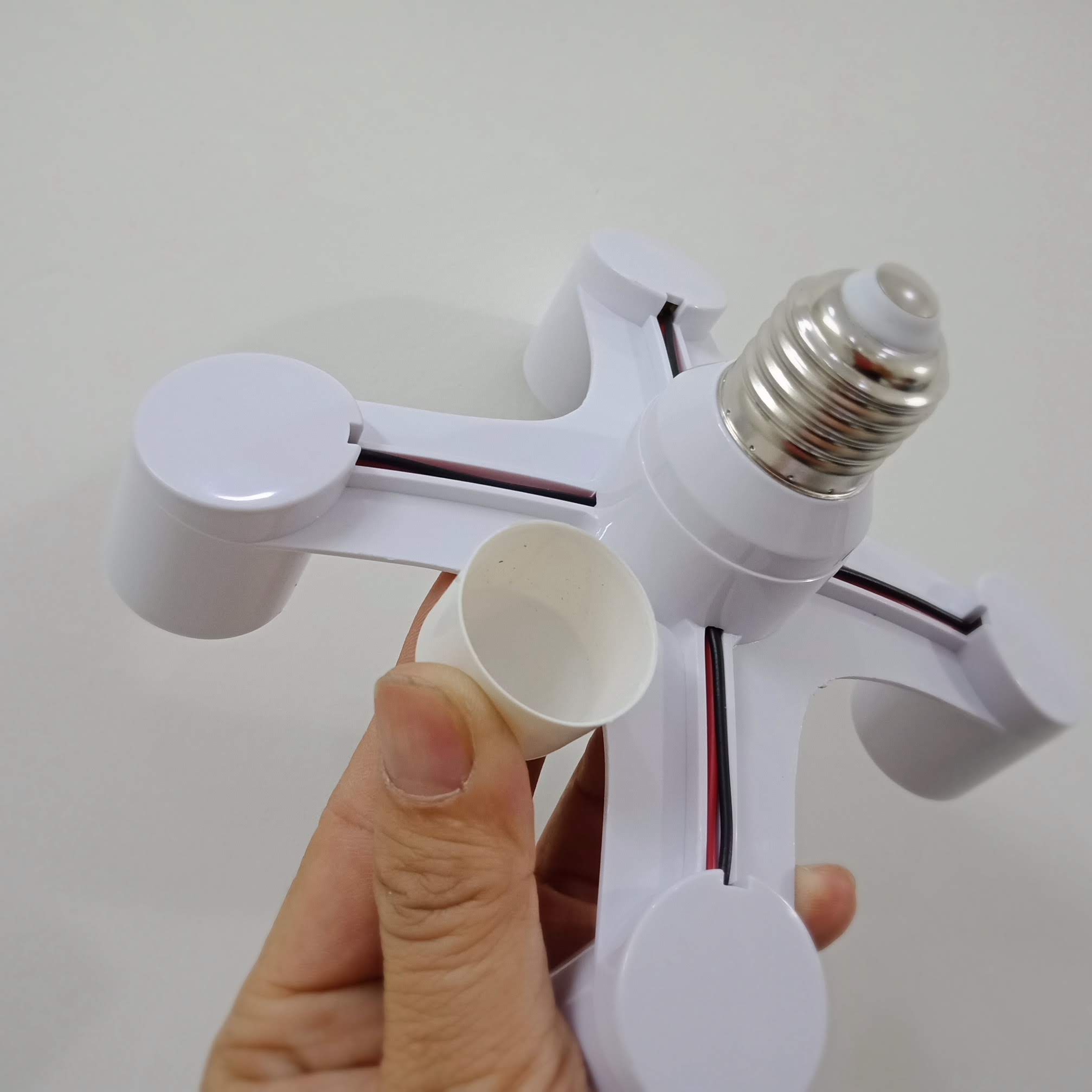Đầu chia đui đèn 1 chia 4 đui xoáy chuẩn e27 - 1-4 e27