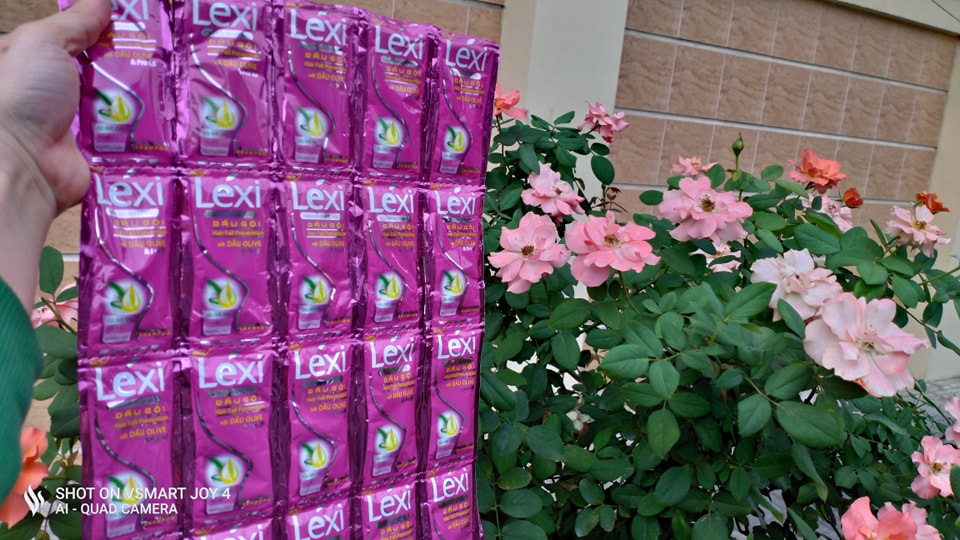 5 dây dầu gội mượt tóc LeXi tổng cộng 70 gói