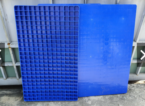 Pallet nhựa bít mặt không chân để kê đồ 55x100 cm