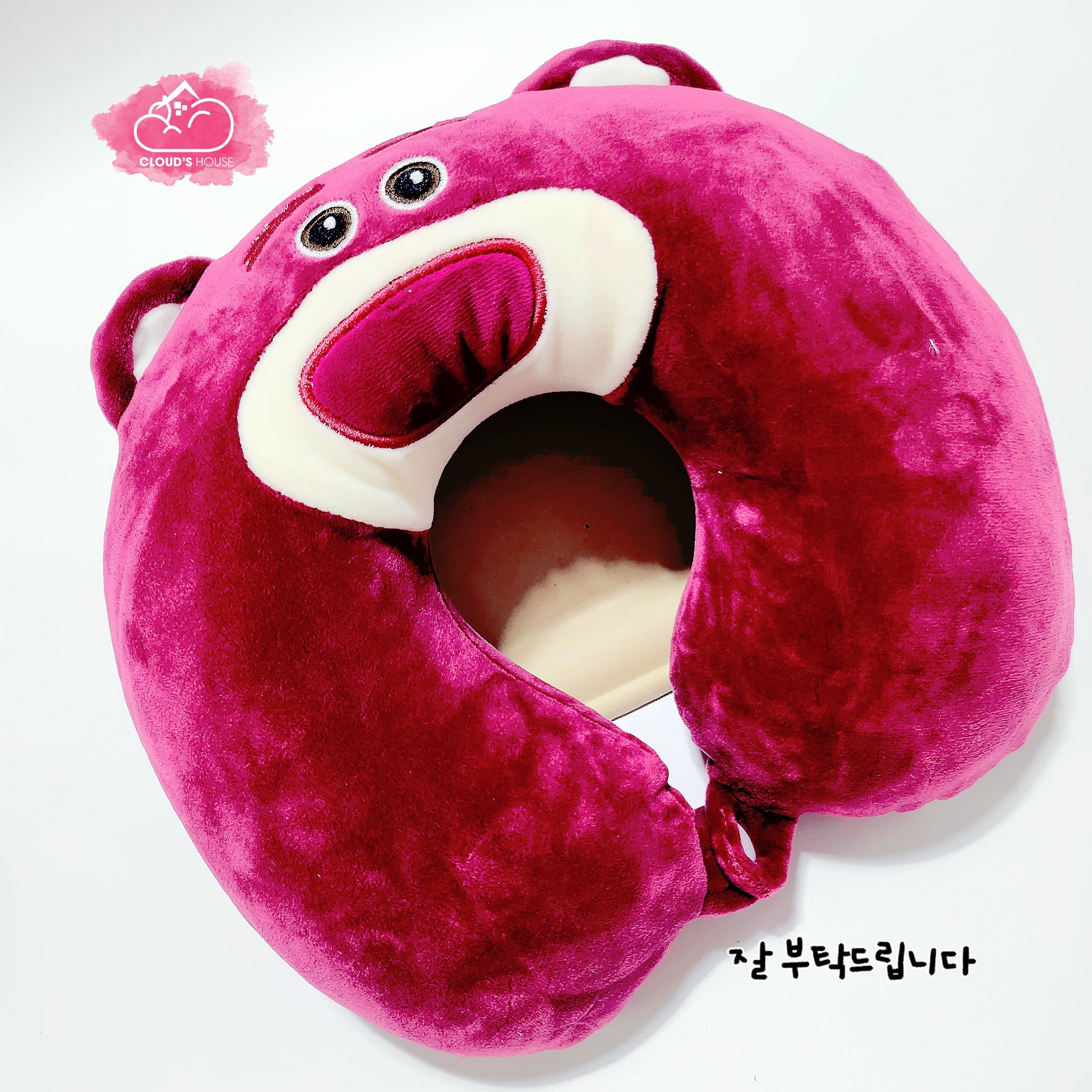 Gối kê cổ Gấu dâu lotso - Gấu bông chữ U