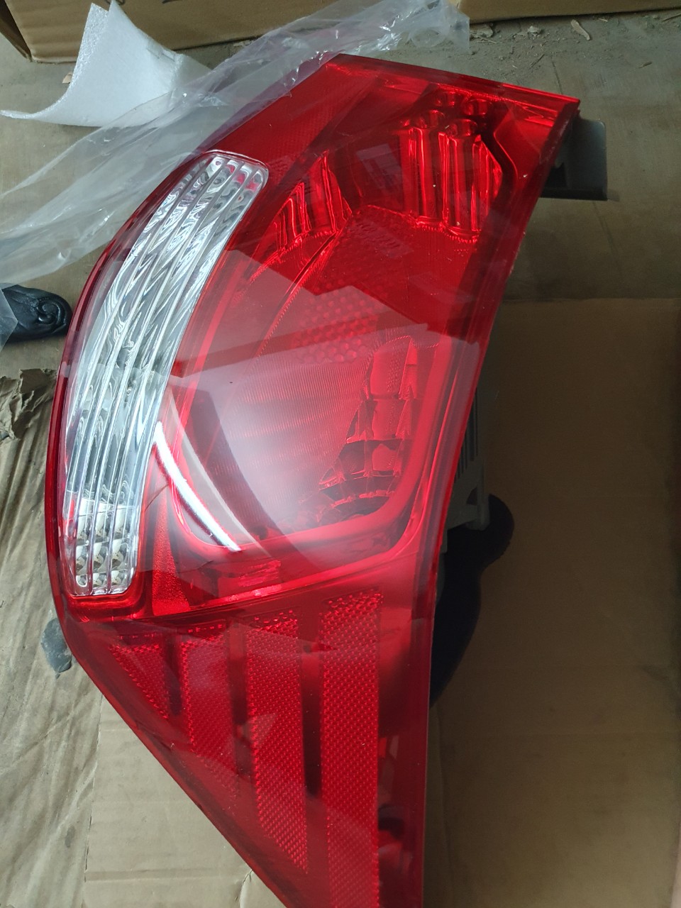 Đèn hậu kia forte 2009-2011 - cerato 2009
