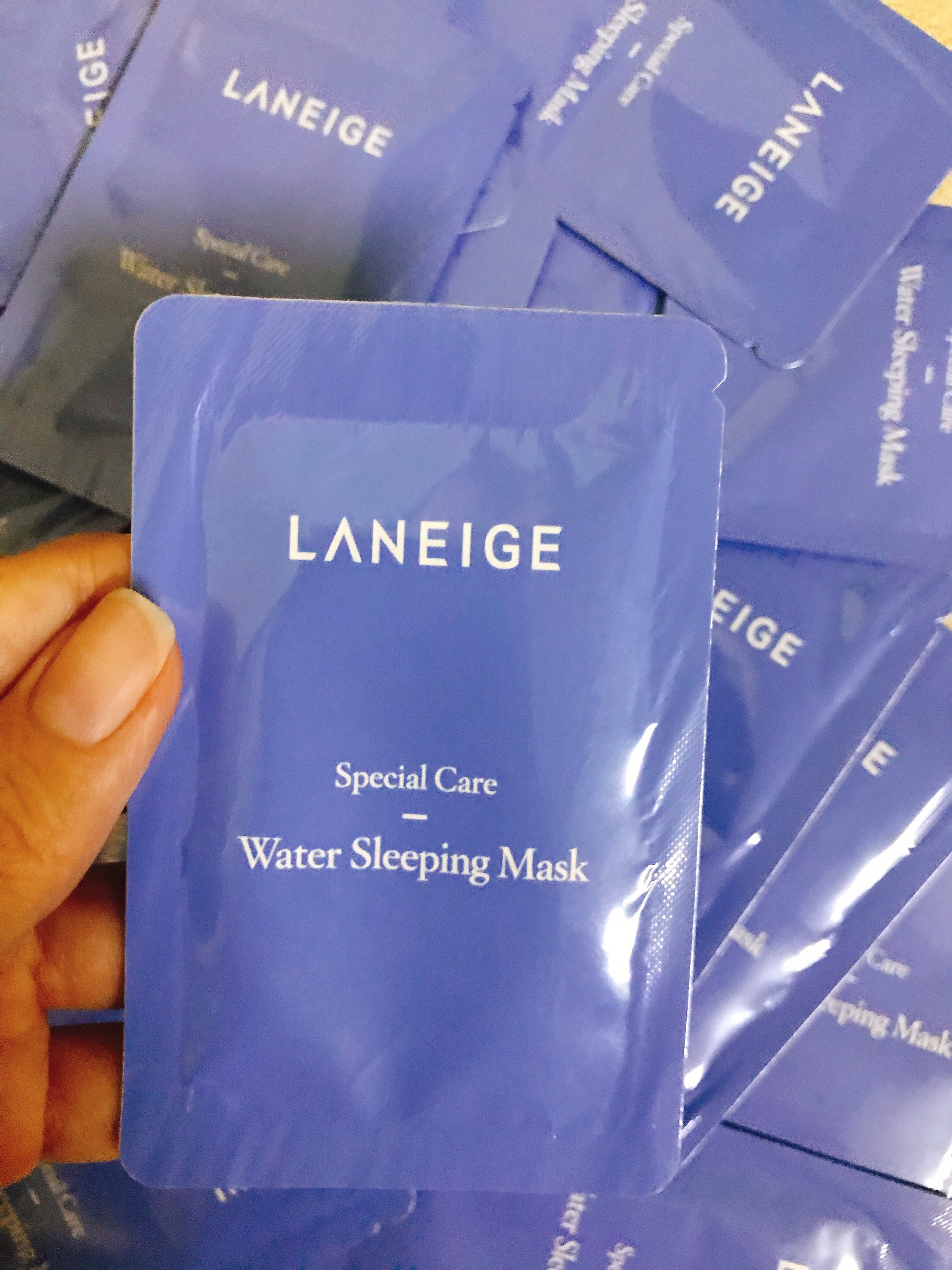 Mặt Nạ Ngủ Dưỡng Ẩm Water Sleeping Mask 4ml