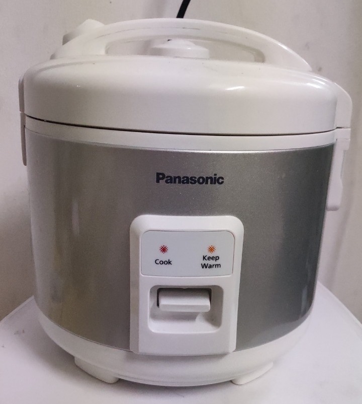 Nồi cơm điện Panasonic 1.8 lít SR-MVN187LRA Malaysia Lòng nồi 1 lớp, dày 1.15 mm, hợp kim nhôm tráng men chống dính dễ vệ sinh. Nấu cơm chín nhanh với công nghệ nấu 2D.