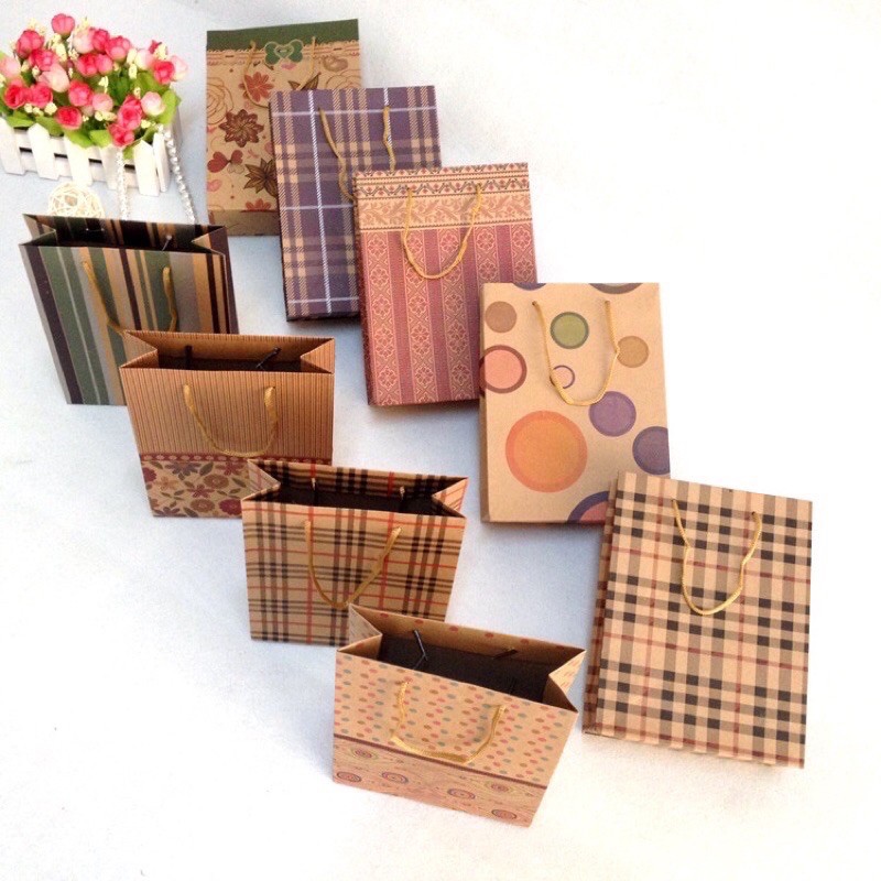 [HCM]TÚI GIẤY HÌNH có quai đựng quà in hình cực xinh