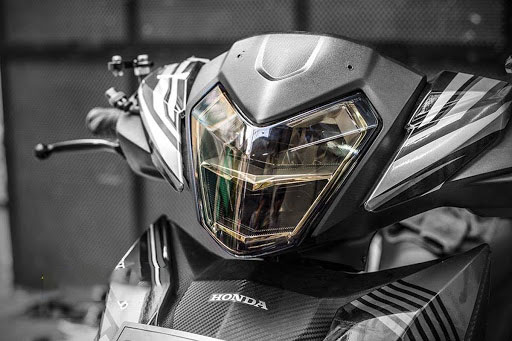 Film dán chóa đèn Ô tô, xe máy màu đen khói.