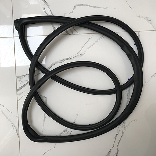 [HCM]Bộ ron ( gioăng ) trên cửa Ford Laser ( 4 cái )