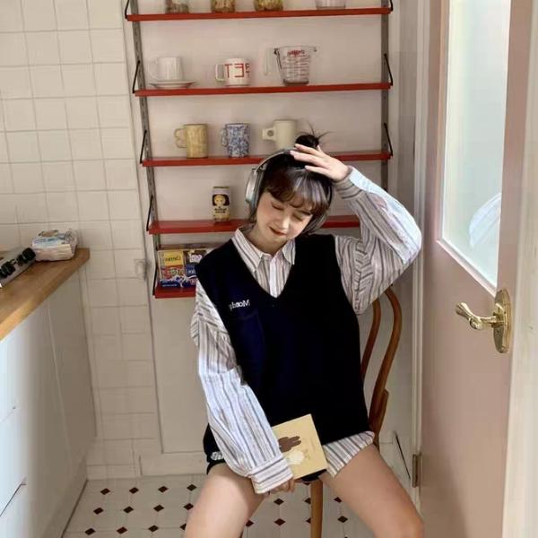Set áo Gile monday và áo Sơ mi kẻ tay dài