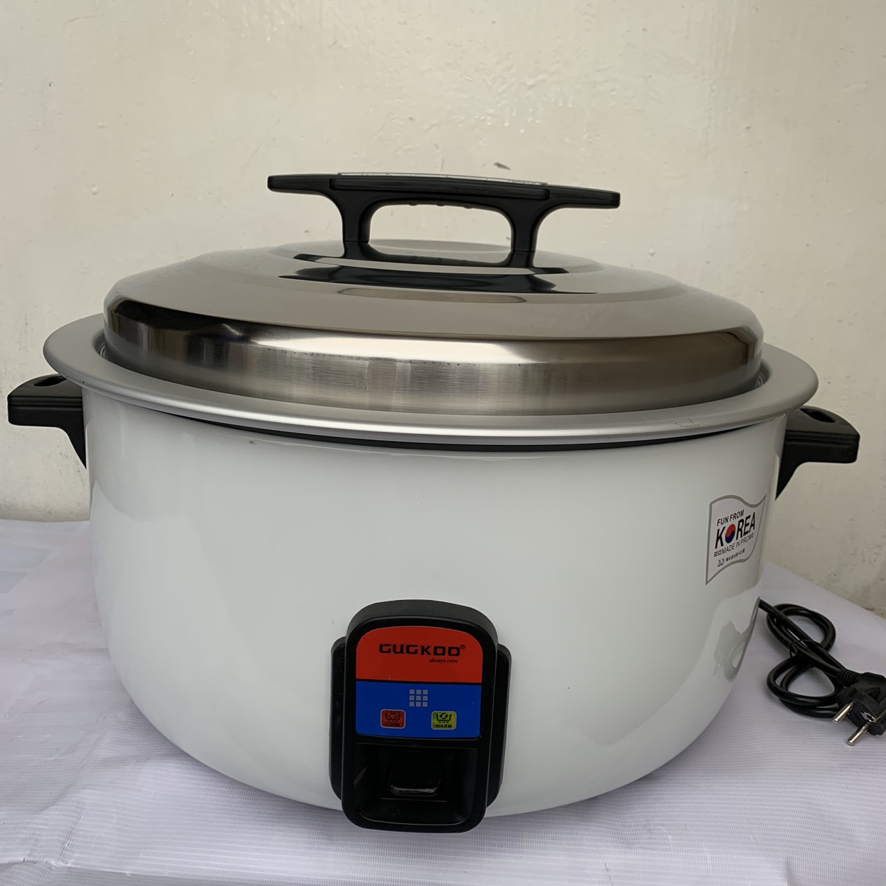 Nồi cơm điện công nghiệp CUCKOO 3800W, dung tích 30l, trọng lượng nấu 6-8kg gạo