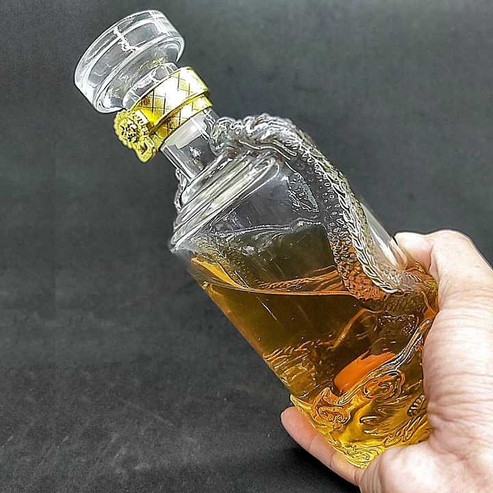 [HCM]Mẫu chai rượu đẹp 500ml cao cấp mẫu Rồng Nổi – Vỏ chai rượu đẹp thủy tinh trong suốt – Bình đựng rượu thủy tinh sang trọng đẹp mắt (mẫu số 1)
