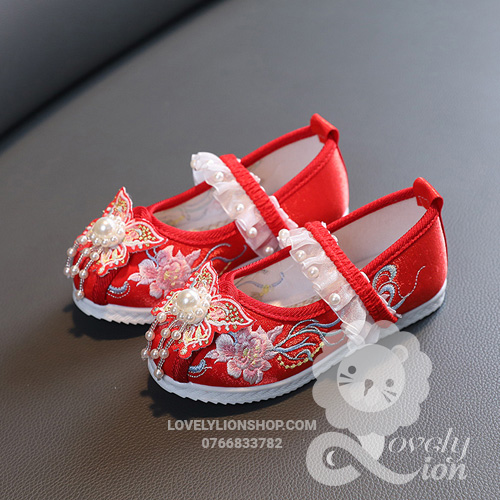 Giày vải cổ trang màu đỏ cho bé gái