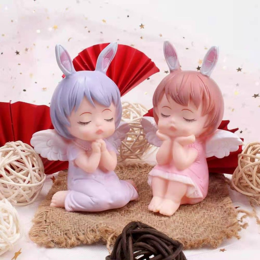 Em bé tai thỏ màu hồng trang trí bánh kem, bánh sinh nhật