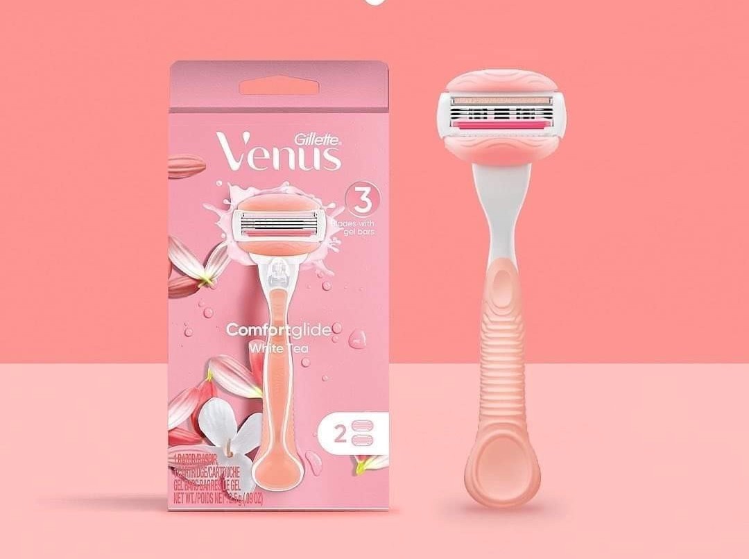 Dao cạo lông vùng kín cho nữ Gillete Venus Comfort Glide White Tea gồm 1 thân và 2 lưỡi dao