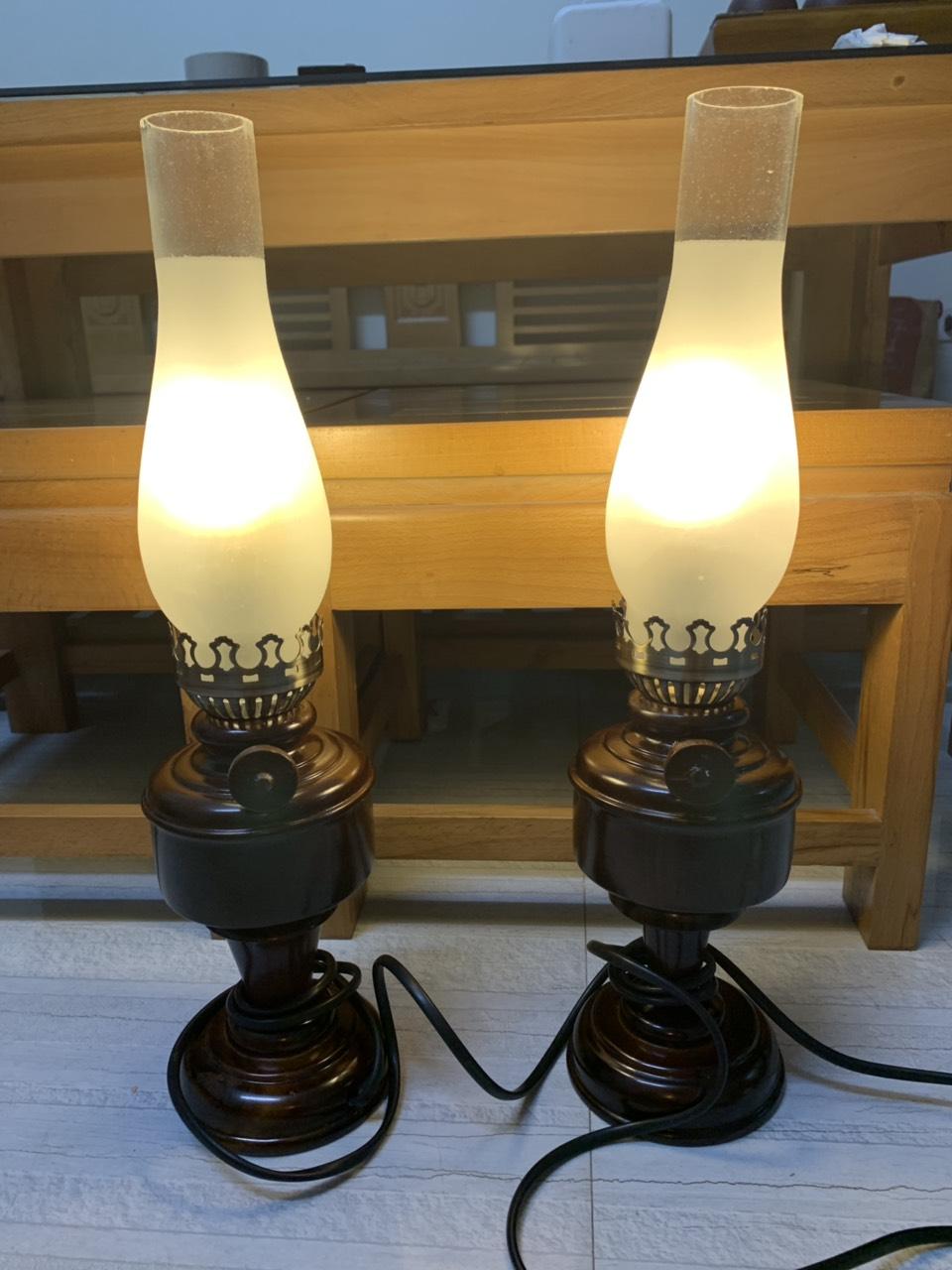 BỘ ĐÈN TRANG TRÍ BÀN THỜ GỖ GỤ ĐẸP SANG TRỌNG.