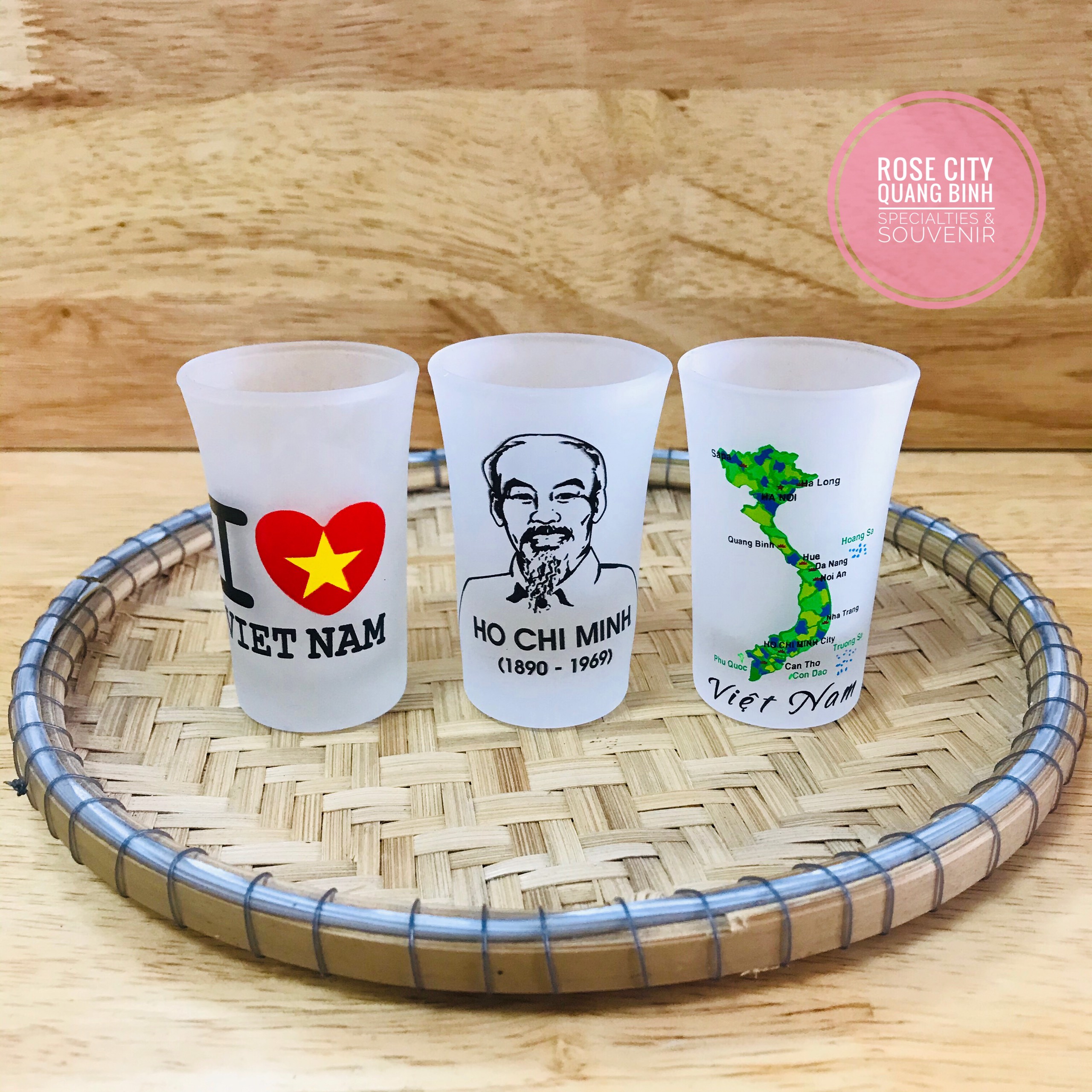 [QUÀ LƯU NIỆM QUẢNG BÌNH] Ly Rượu Thủy Tinh Họa Tiết Việt Nam