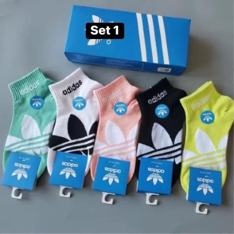 Tất cho cả nam và nữ