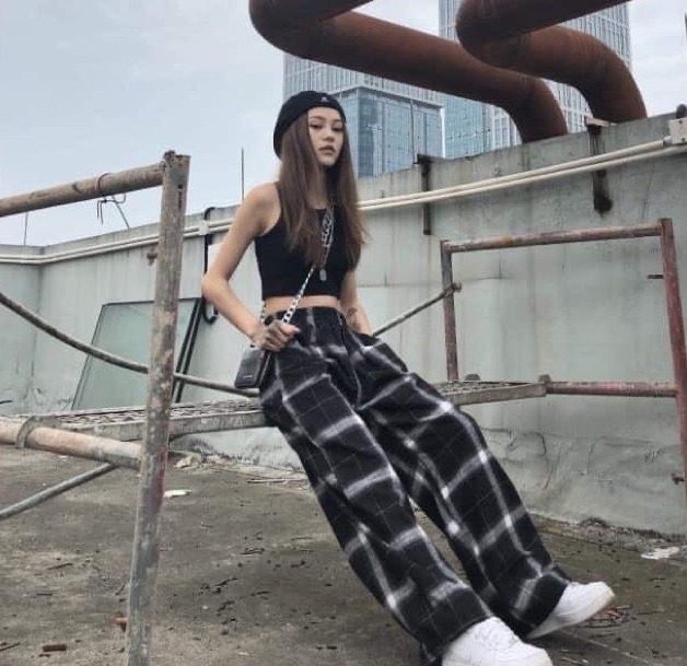 Nguyen Ngoan Fashion XẢ KHO  Quần Suông Kẻ Caro Ống Rộng Kéo Dài Chân Cực Hot y6