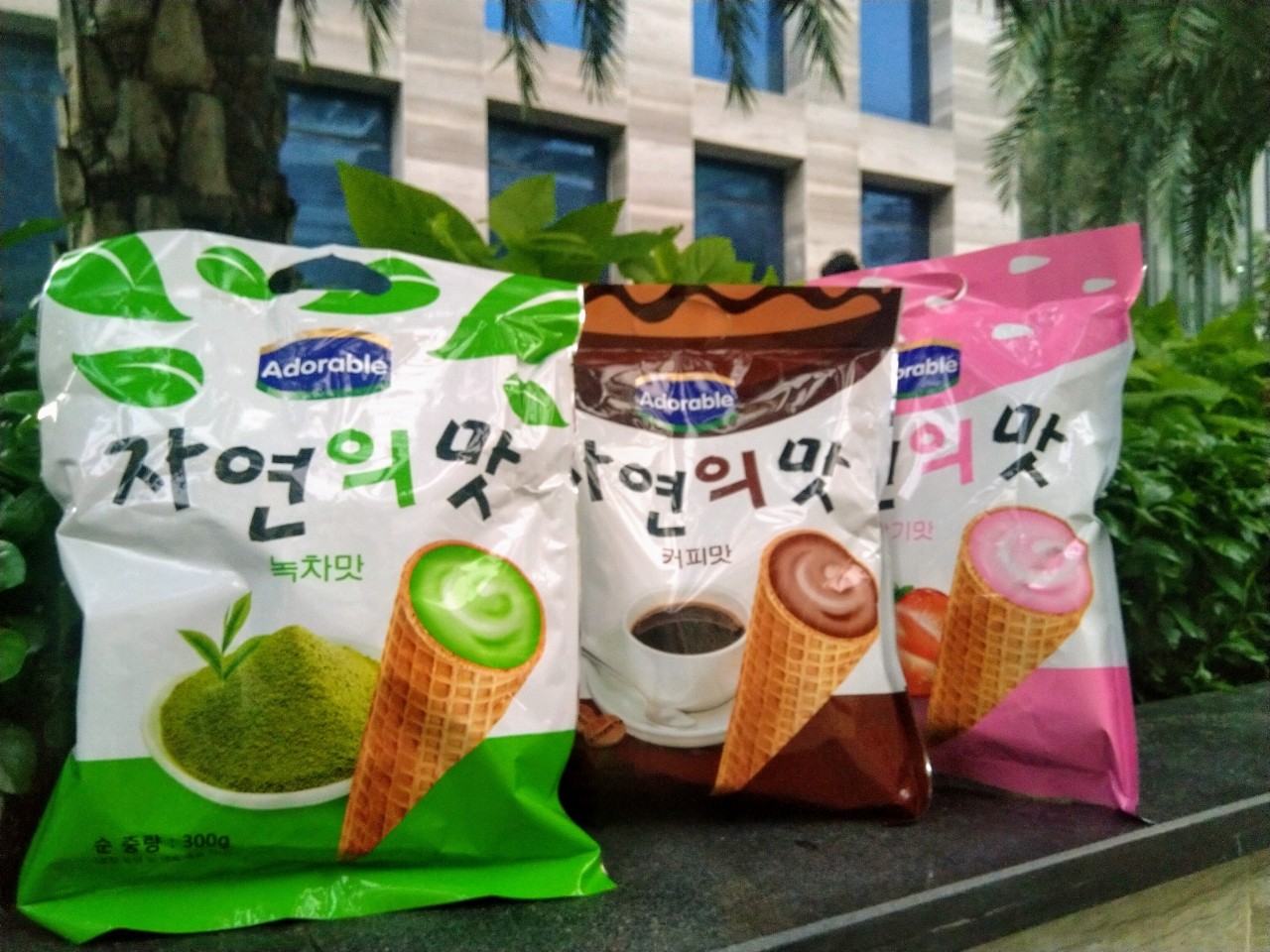 [HCM]Bánh ốc quế Adorable Hàn Quốc (hàng có sẵn HCM) vỏ bánh giòn giòn lớp kem beo béo được đóng gói trong bao bì riêng rất đẹp mắt và an toàn