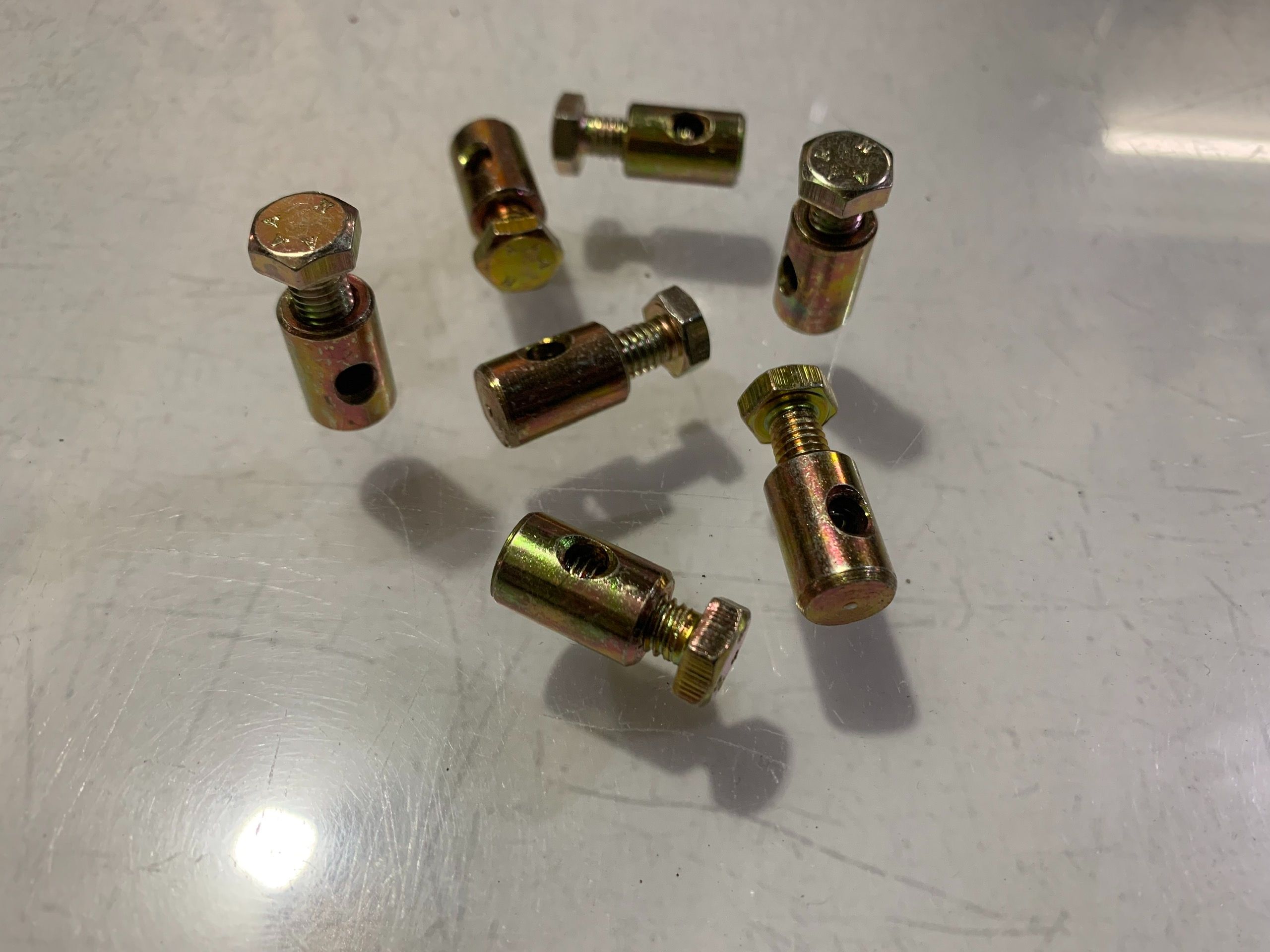 Ốc siết cáp, ốc siết dây côn, dây ga xe máy, oto Lỗ 1.5mm và 4mm.
