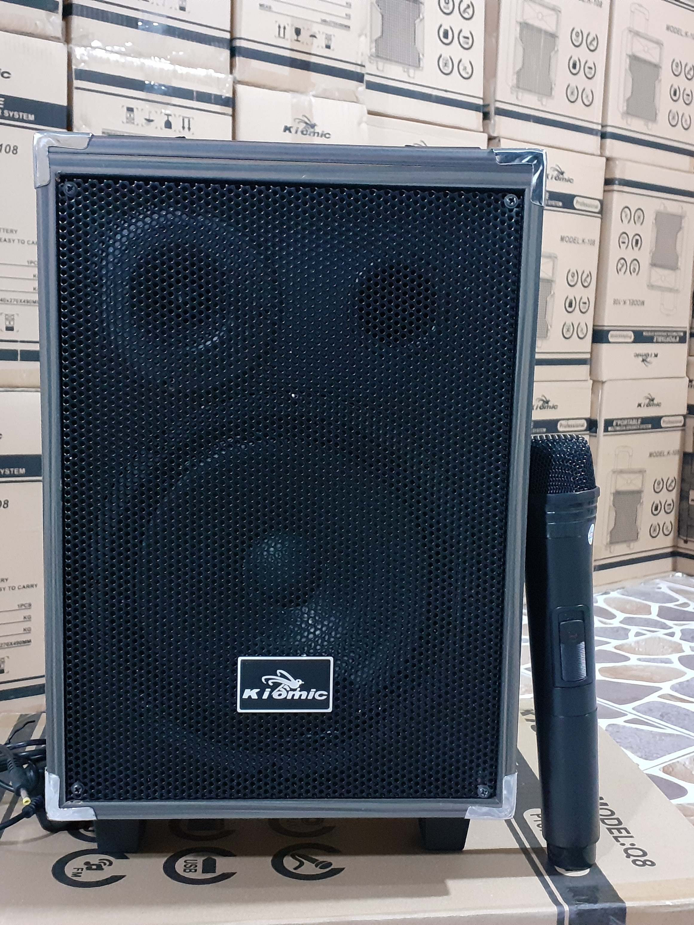 Loa Kéo Karaoke Bluetooth Kiomic Q8 Pro Tặng Micro Không Dây Hát Siêu Hay Mẫu Mới 2021 - chính hãng