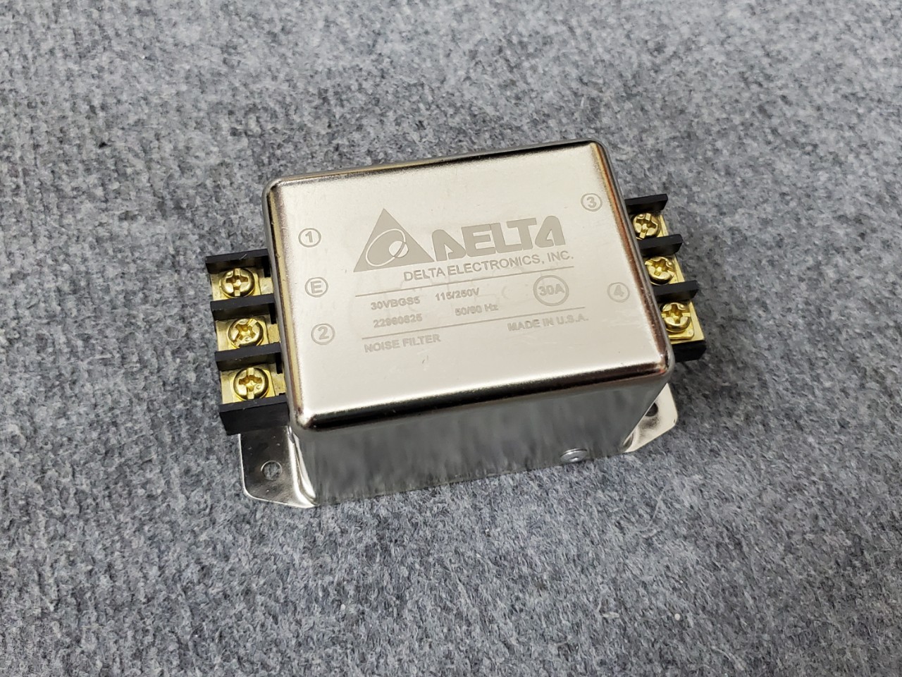 Lọc Sạch Nguồn Điện Delta 30A USA