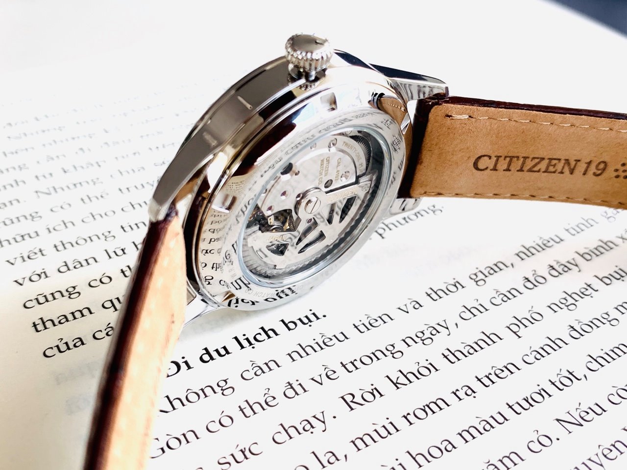 Đồng hồ nam citizen luxury 2018 white leather np1020-15a