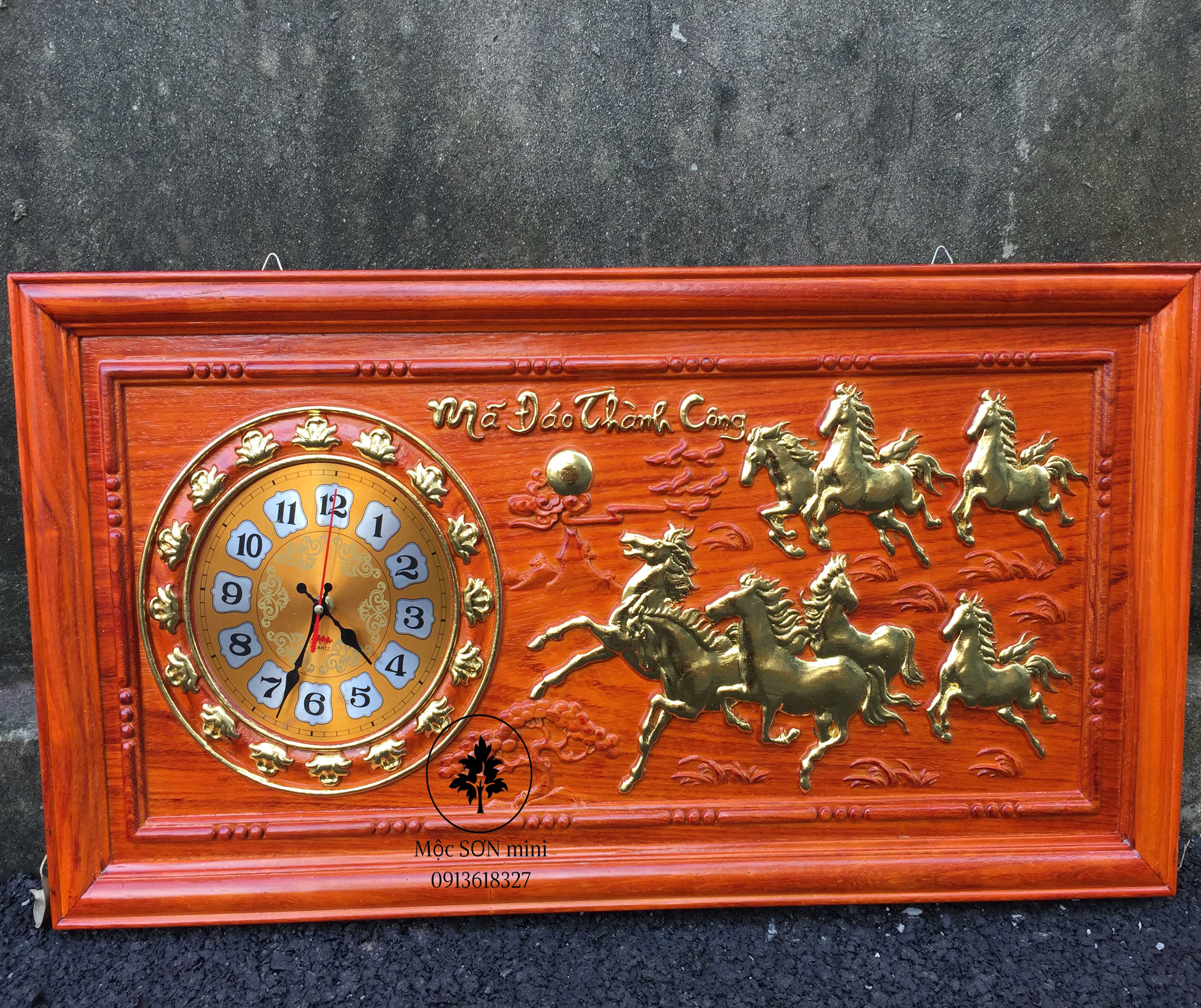 Tranh đồng hồ treo tường gỗ hương bát mã mã đáo thành công,tranh treo tường bằng gỗ cỡ 81x41x3