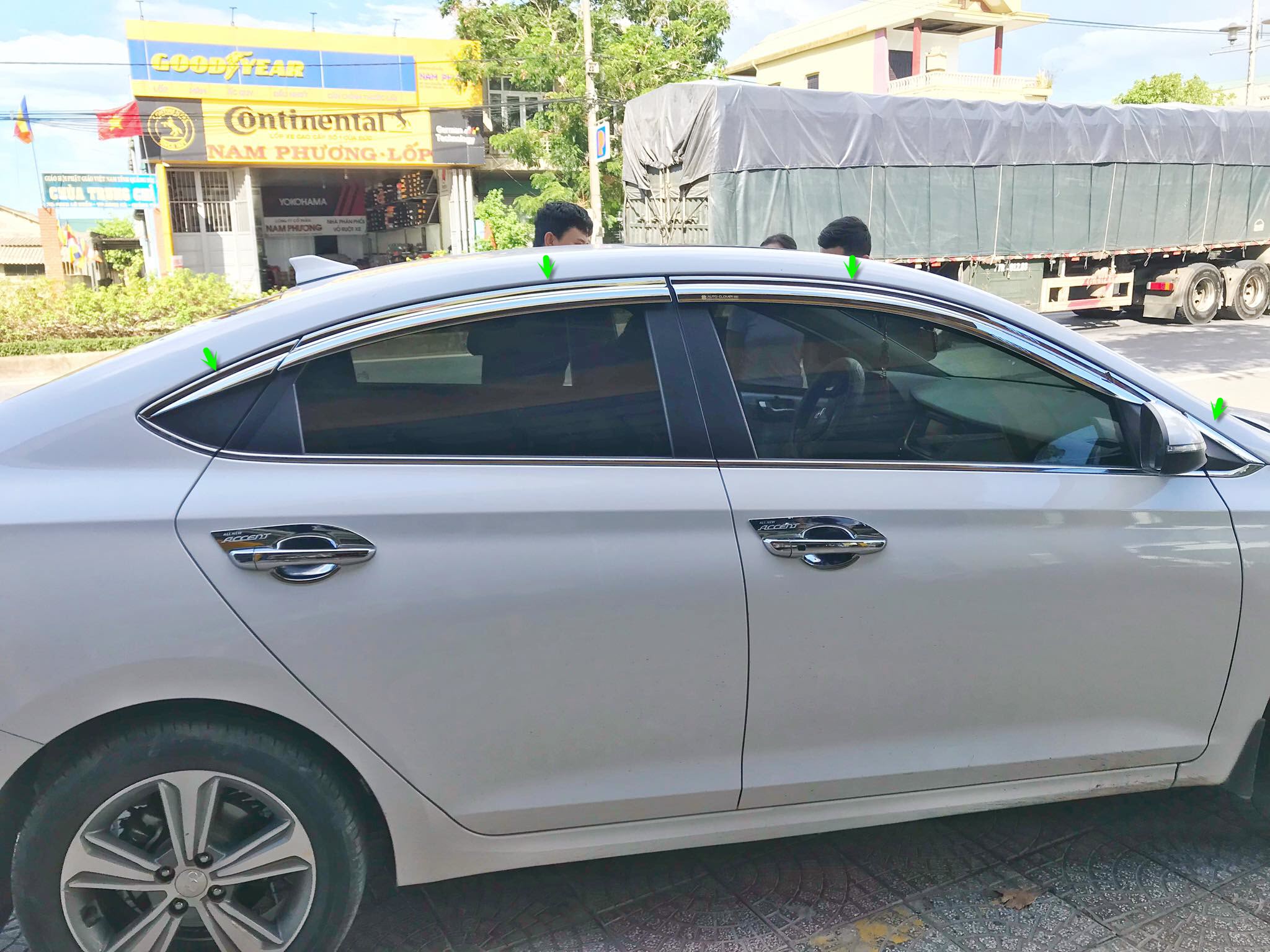 Vè che mưa mạ Hyundai Accent 2018-2022