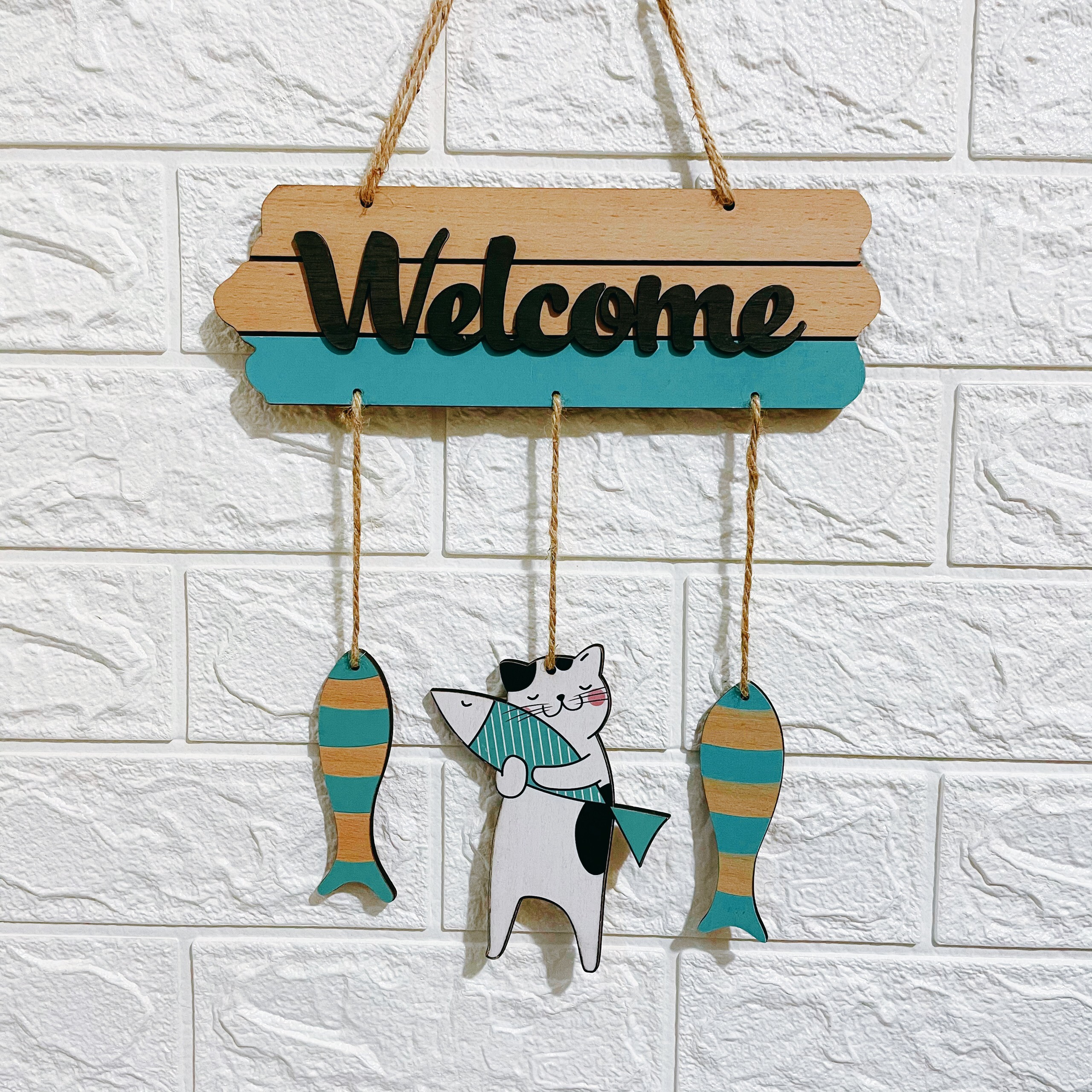 [HCM]BẢNG GỖ TRANG TRÍ DECOR NHÀ SHOP NƠI LÀM VIỆC - MÈO WELCOME ÔM CÁ - OHAY (Tặng móc treo)