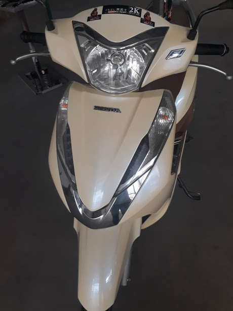 Sơn xịt xe máy Samurai H199 màu trắng kem