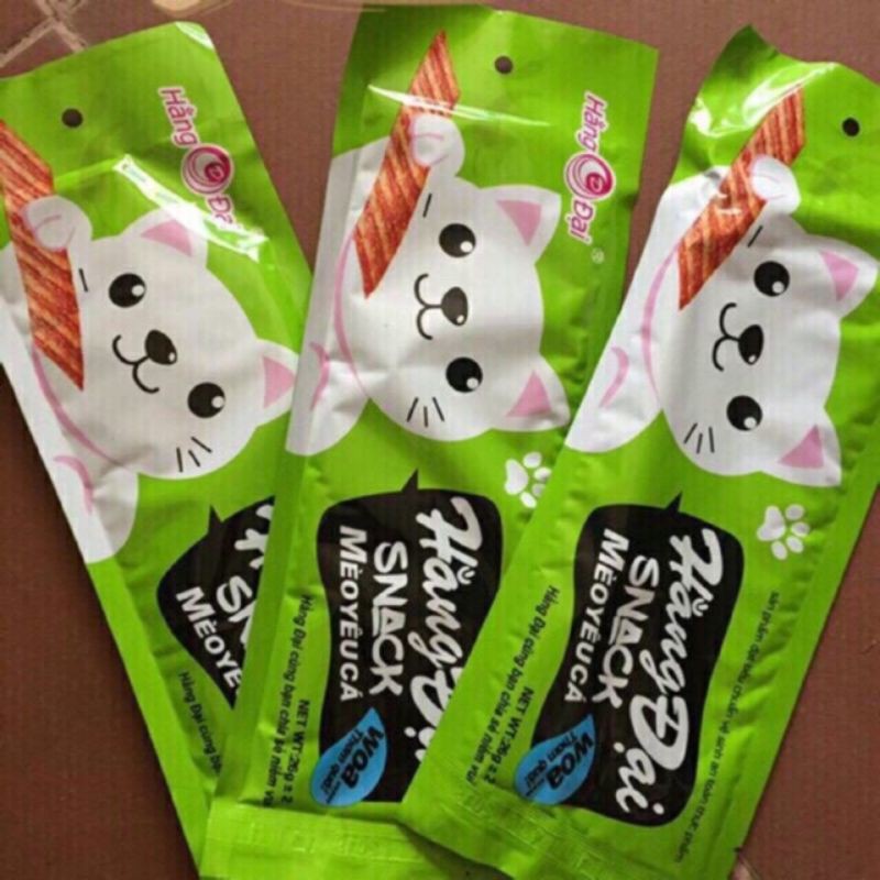 Snack mèo yêu cá