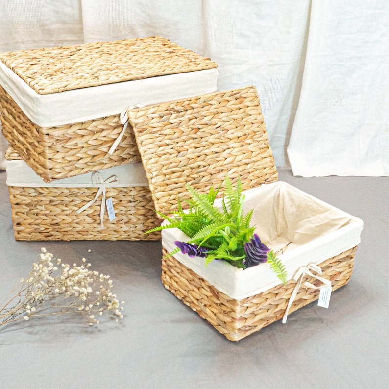 Giỏ lục bình khung sắt có tay cầm có vải lót đan thủ công | Tre Làng - khay lục bình đa năng - Hộp đựng giày dép quần áo