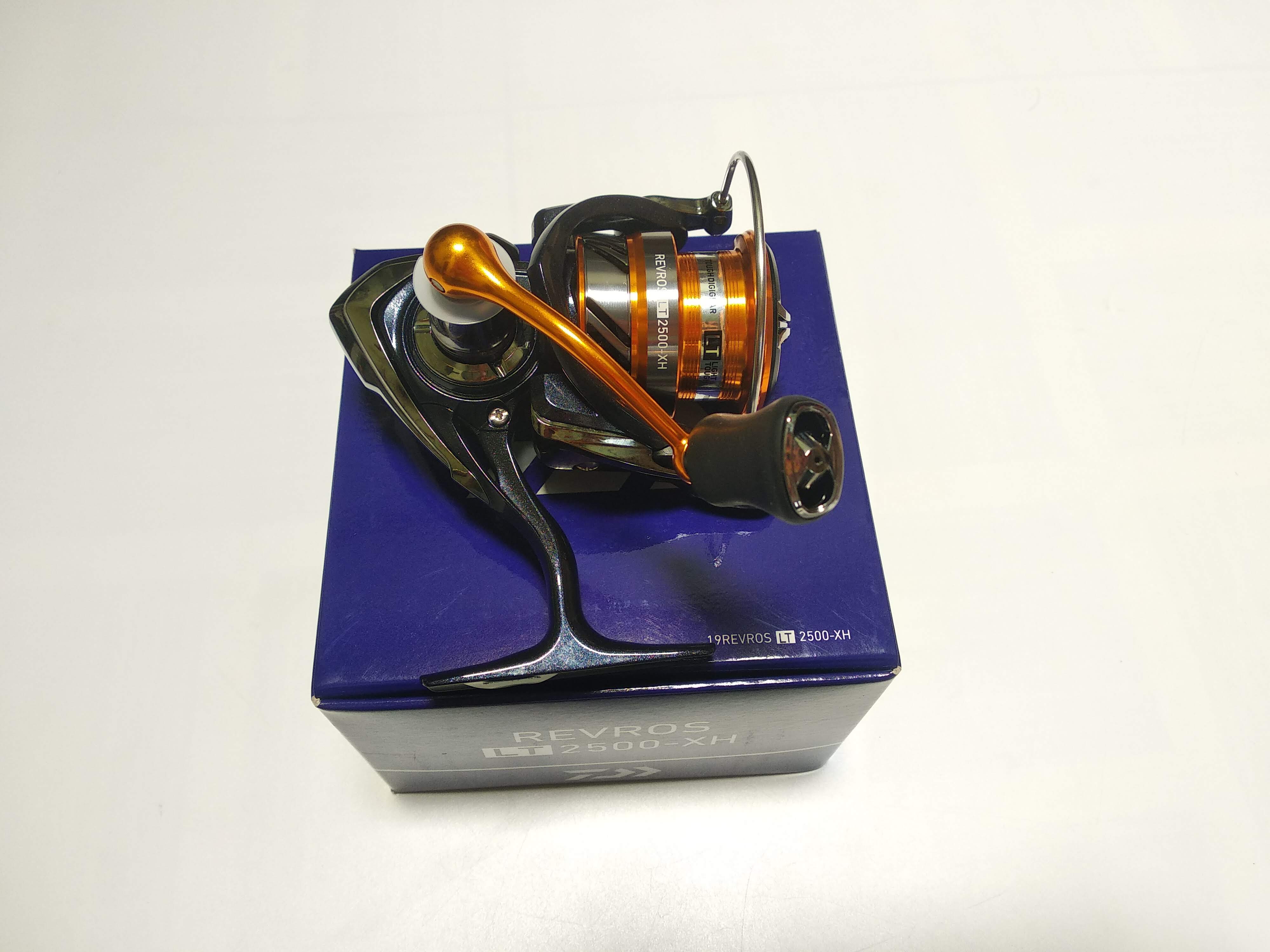 Máy Câu Cá Daiwa Revros LT 2500-XH - Máy Đứng