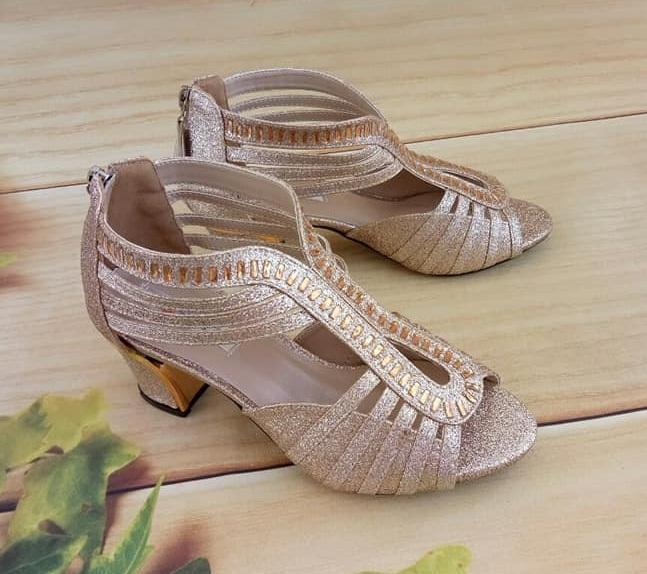 Giày sandal nữ Rosata ai cập vàng kim tuyến RO172