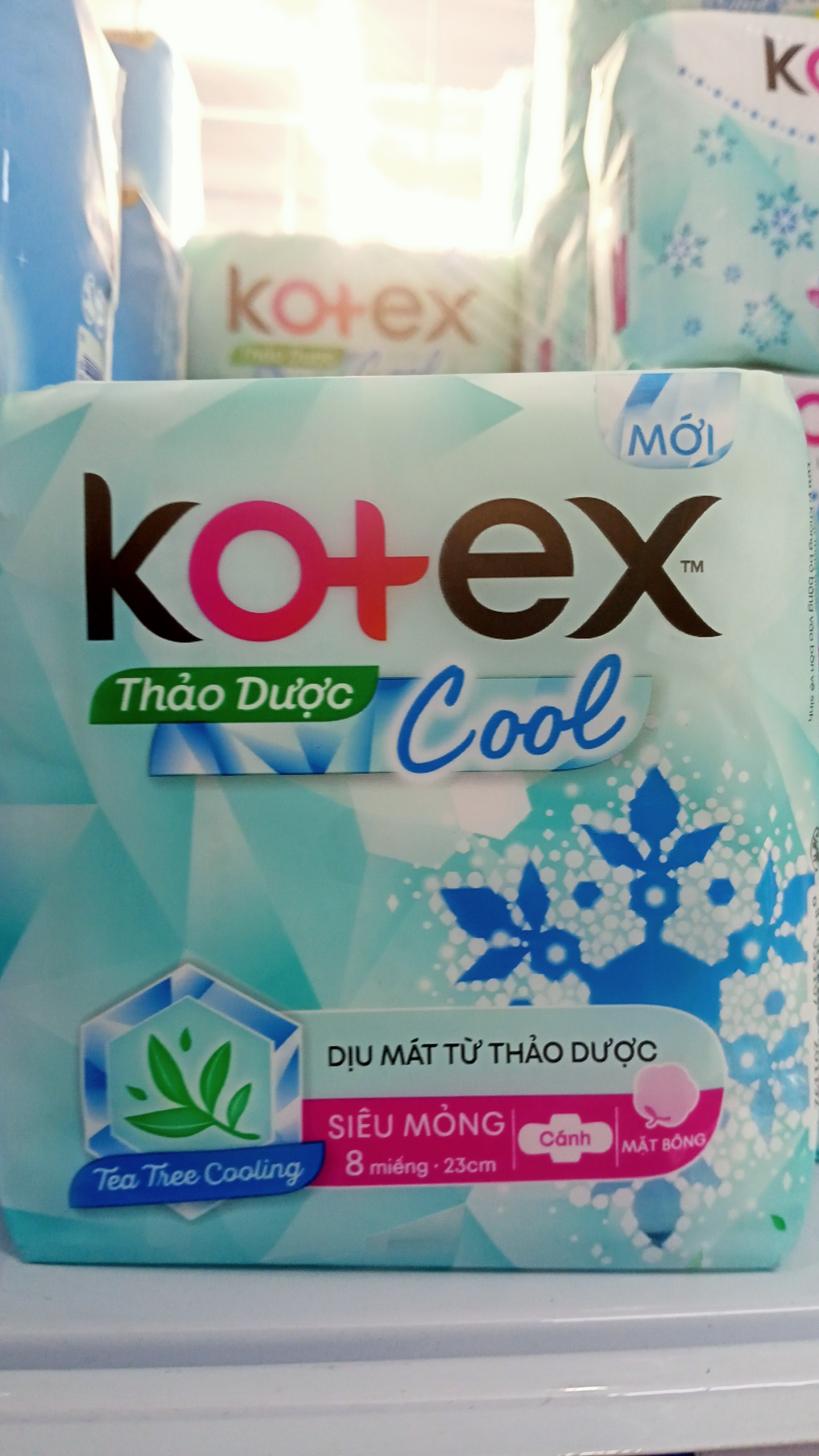 Lốc 8 gói Băng vệ sinh Kotex thảo dược Cool siêu mỏng cánh 8 miếng