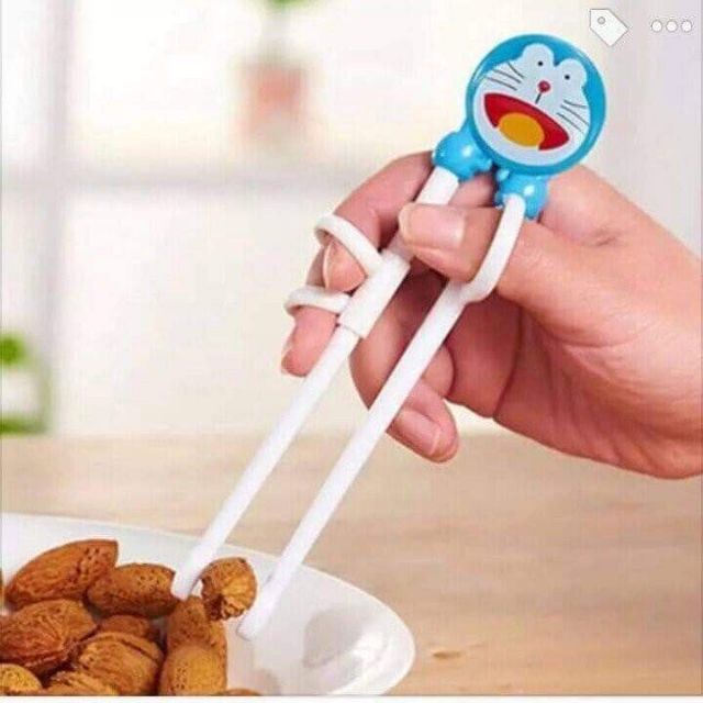 Đũa ăn dặm hình doremon siêu yêu cho bé