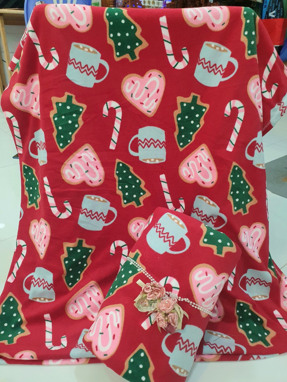 Sale 110k còn 99k. Mền nỉ Trái tim văn phòng, sinh viên