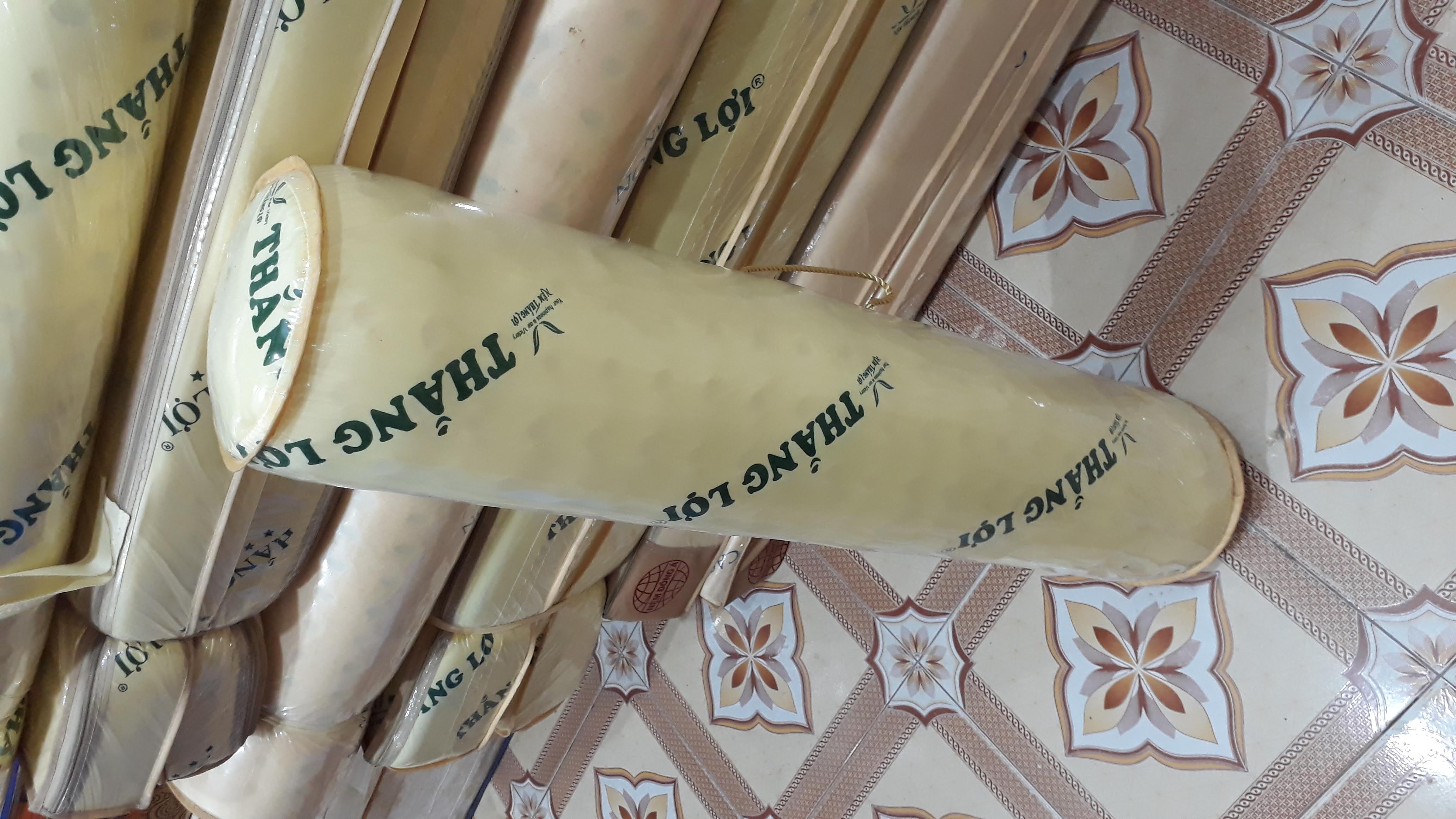Gối ôm cao su non thắng lợi